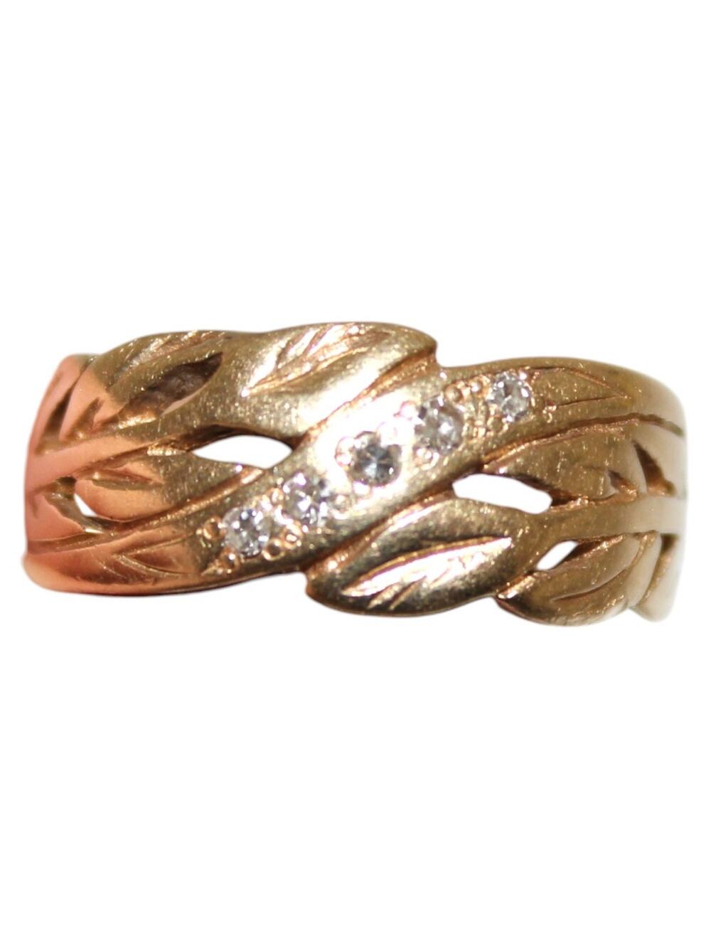Vintage 14k Solid Gold Ring with 5 Diamonds 4.3 Grams Size 8.5
